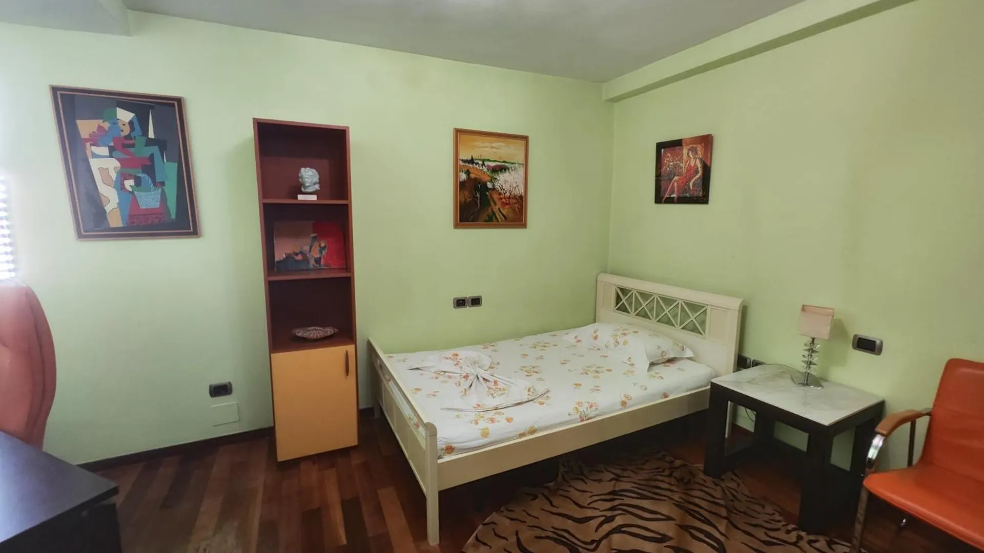 Apartment A Flower In Tirana